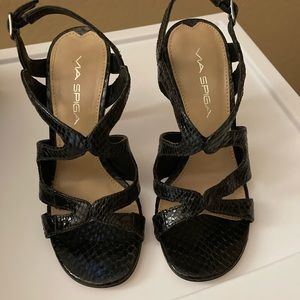 Via Spiga Black ,Size 4, heels NWT